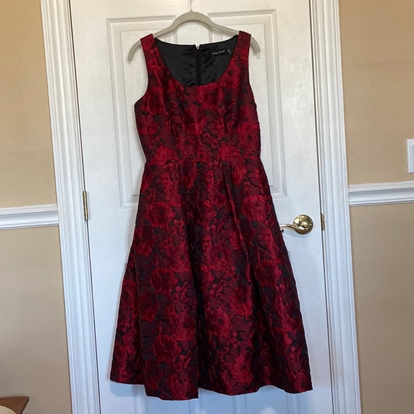 Ivanka Trump Dresses & Skirts - *SALE NWOT Ivanka Trump Red & Black Fit & Flare Sleeveless Dressy Cocktail Dress